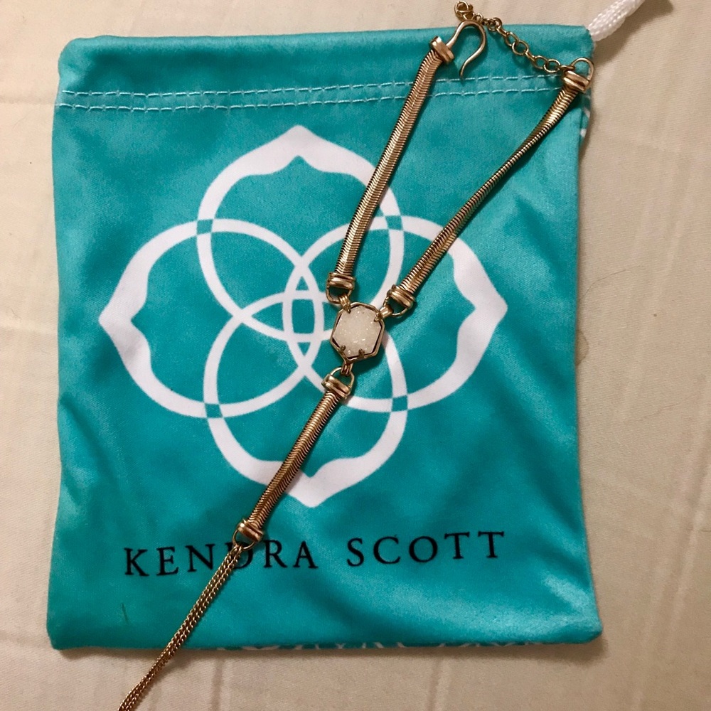 Kendra Scott Carlin Hand Chain